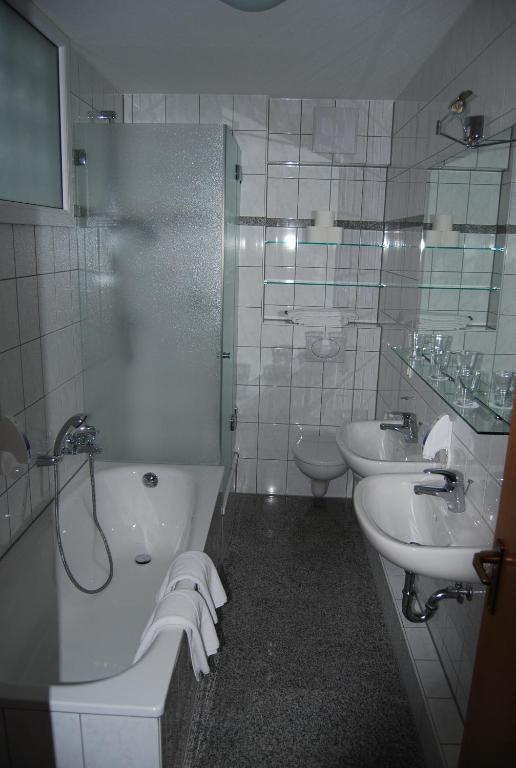 Nackenheim Landhotel St. Gereon الغرفة الصورة